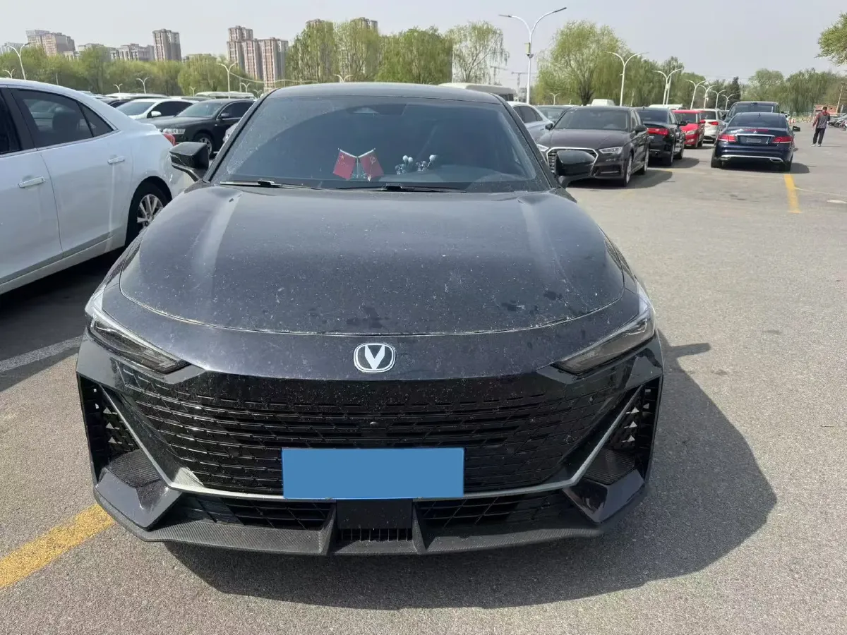 2023 ChangAn UNI-V 1.5T 188HP L4 7DCT,autocango,china used car exporter,china ev exporter,chinese used car exporter,chinese used ev exporter