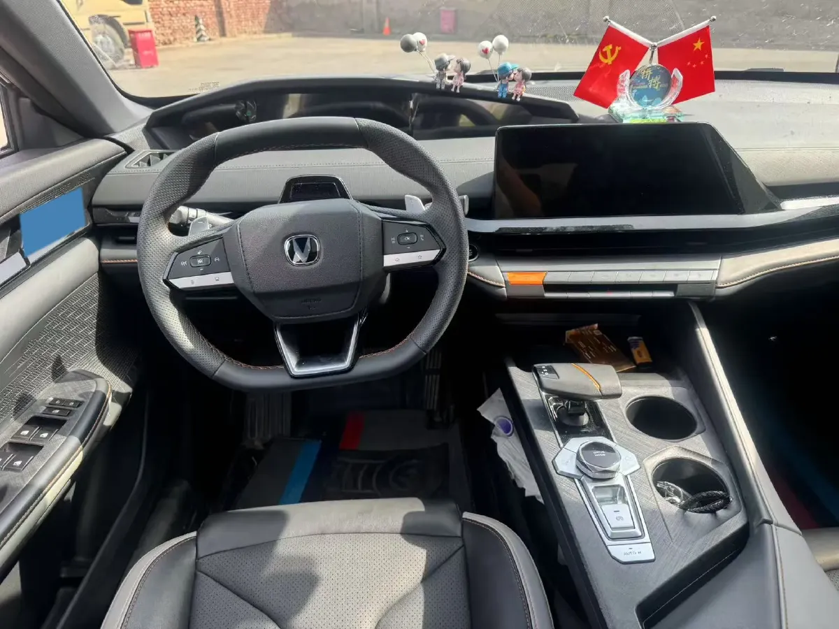 2023 ChangAn UNI-V 1.5T 188HP L4 7DCT,autocango,china used car exporter,china ev exporter,chinese used car exporter,chinese used ev exporter