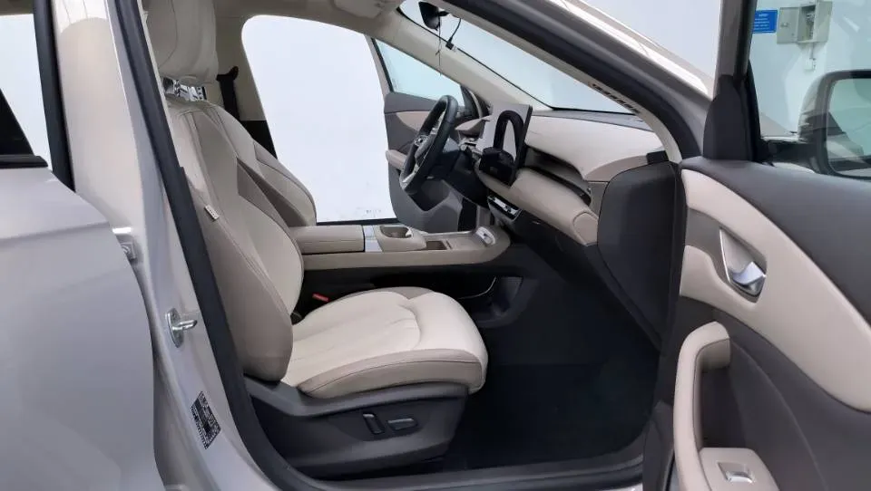 2025 MG MG ES5 BEV 62.2KWH,autocango,china used car exporter,china ev exporter,chinese used car exporter,chinese used ev exporter