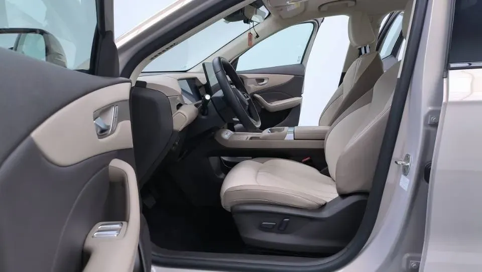 2025 MG MG ES5 BEV 62.2KWH,autocango,china used car exporter,china ev exporter,chinese used car exporter,chinese used ev exporter