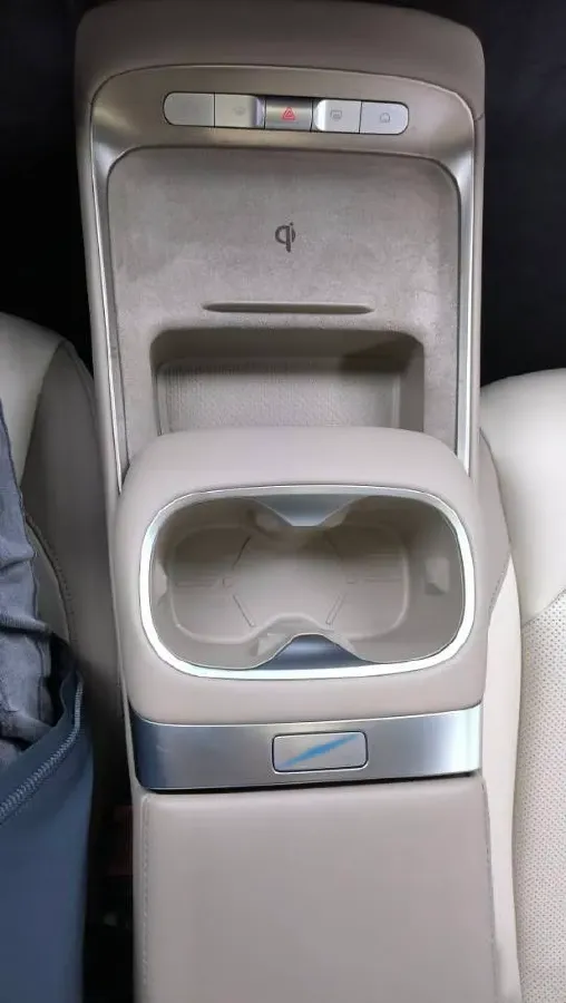 2025 MG MG ES5 BEV 62.2KWH,autocango,china used car exporter,china ev exporter,chinese used car exporter,chinese used ev exporter