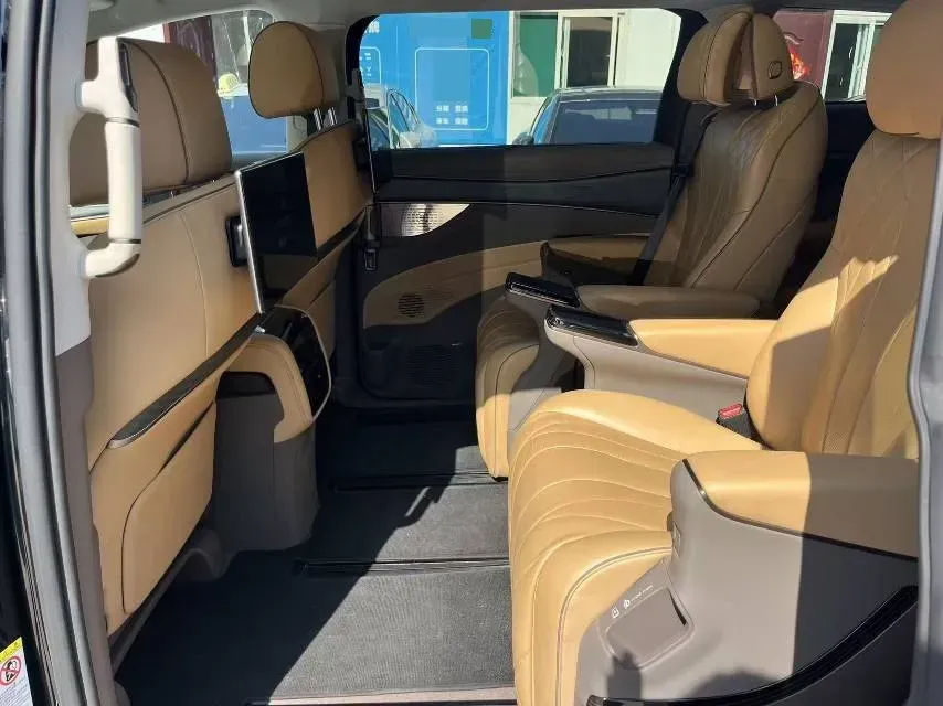 2022 Mercedes-Benz GLC Class 2.0T 197HP L4 9AT,autocango,china used car exporter,china ev exporter,chinese used car exporter,chinese used ev exporter