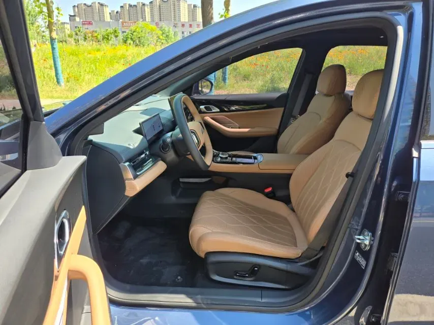 2025 Geely Galaxy A7 1.5L 112HP L4 1DHT PHEV,autocango,china used car exporter,china ev exporter,chinese used car exporter,chinese used ev exporter