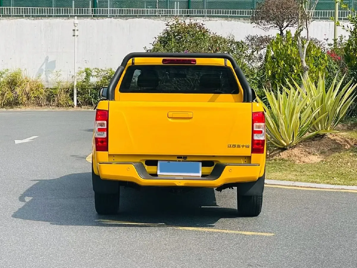 2023 Isuzu RE-MAX Jim 2.5T 143HP L4 6MT,autocango,china used car exporter,china ev exporter,chinese used car exporter,chinese used ev exporter