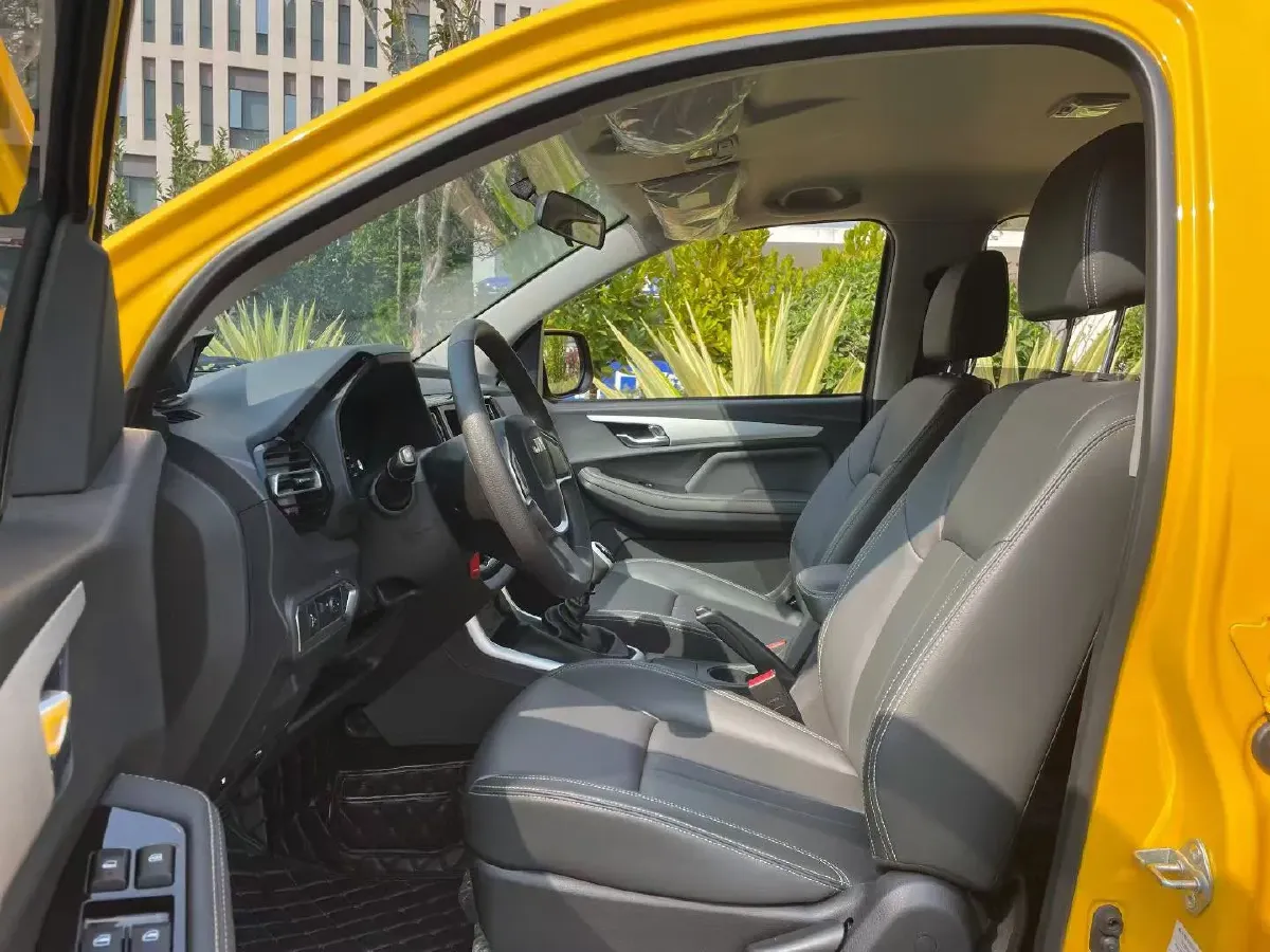 2023 Isuzu RE-MAX Jim 2.5T 143HP L4 6MT,autocango,china used car exporter,china ev exporter,chinese used car exporter,chinese used ev exporter