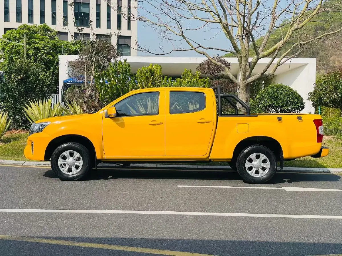 2023 Isuzu RE-MAX Jim 2.5T 143HP L4 6MT,autocango,china used car exporter,china ev exporter,chinese used car exporter,chinese used ev exporter