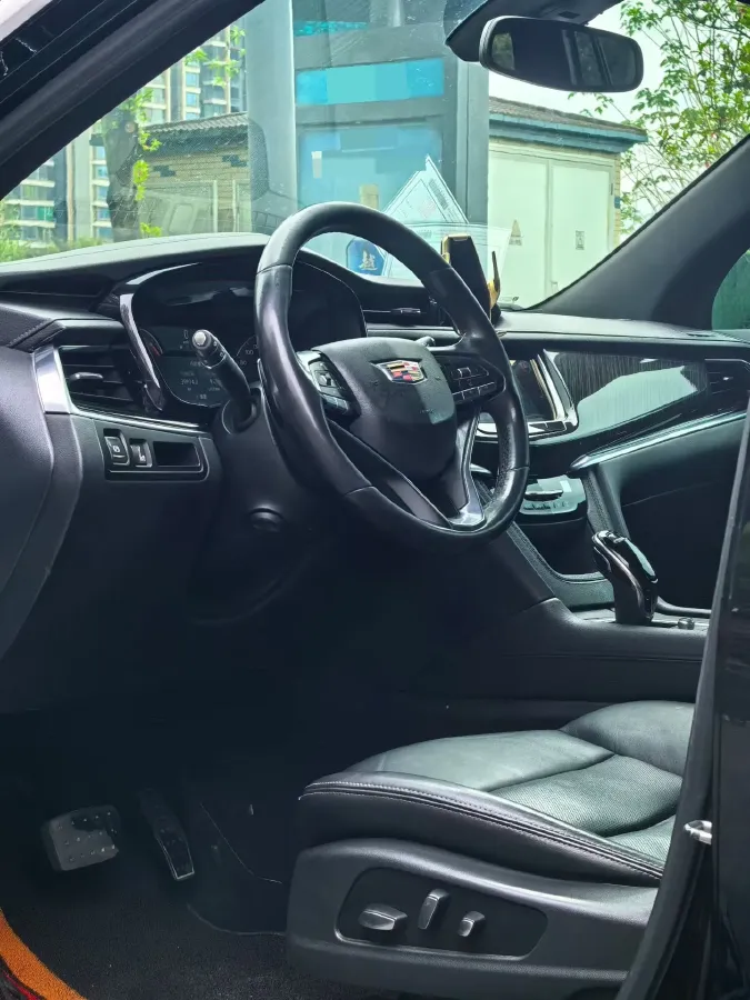 2021 Cadillac XT6 2.0T 237HP L4 9AT,autocango,china used car exporter,china ev exporter,chinese used car exporter,chinese used ev exporter