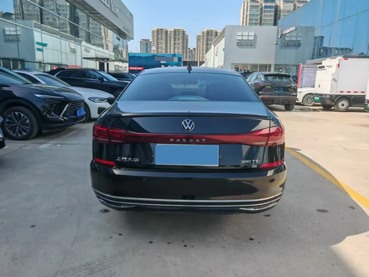 2024 Volkswagen Passat 2.0T 220HP L4 7DCT,autocango,china used car exporter,china ev exporter,chinese used car exporter,chinese used ev exporter