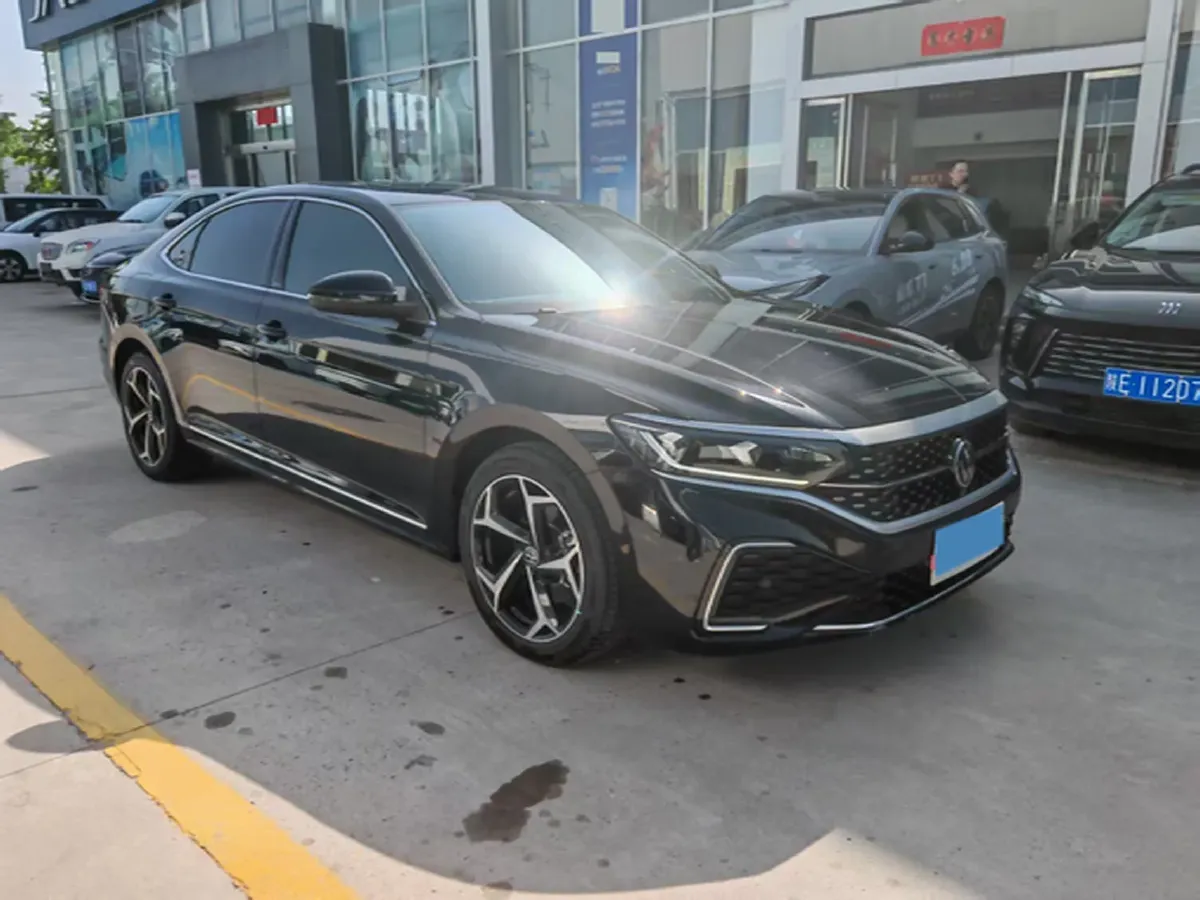 2024 Volkswagen Passat 2.0T 220HP L4 7DCT,autocango,china used car exporter,china ev exporter,chinese used car exporter,chinese used ev exporter