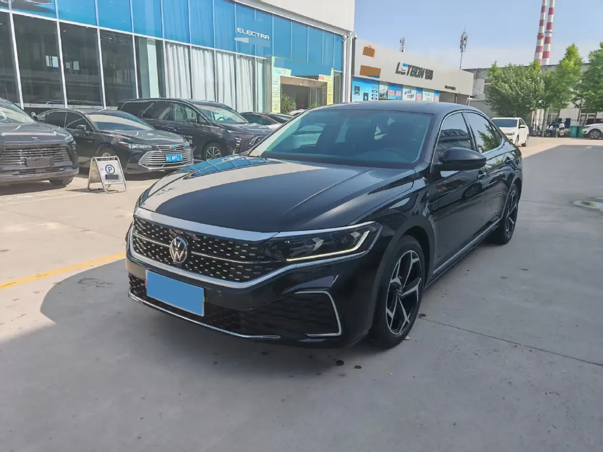 2024 Volkswagen Passat 2.0T 220HP L4 7DCT,autocango,china used car exporter,china ev exporter,chinese used car exporter,chinese used ev exporter