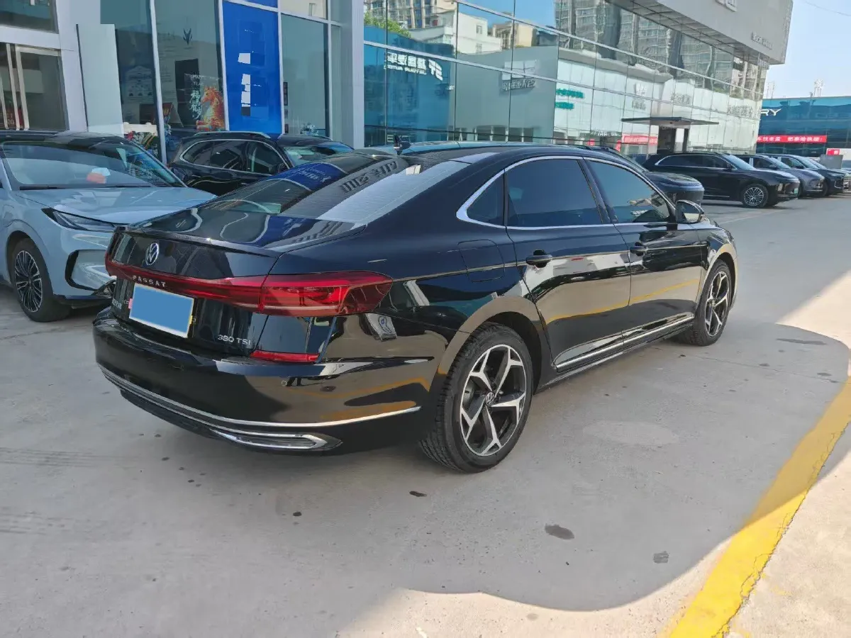 2024 Volkswagen Passat 2.0T 220HP L4 7DCT,autocango,china used car exporter,china ev exporter,chinese used car exporter,chinese used ev exporter