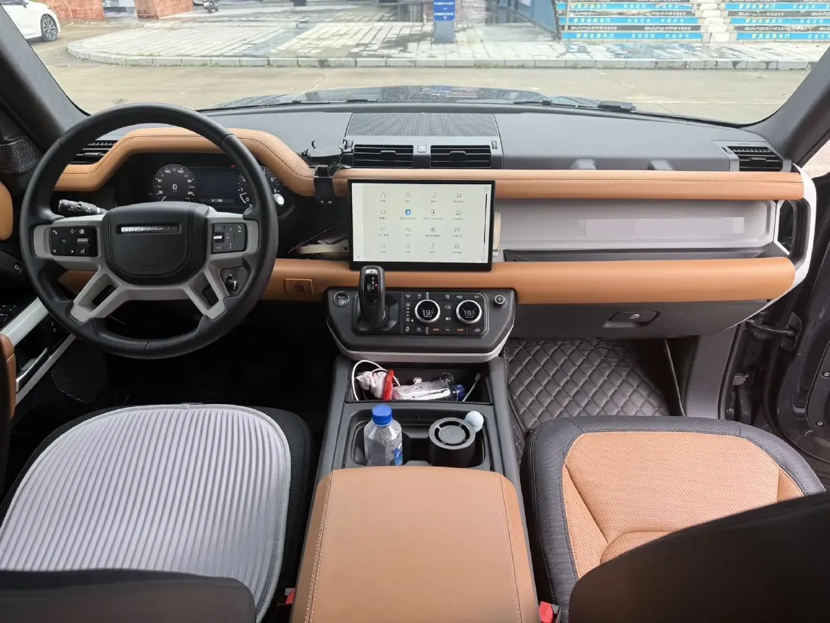 2024 Land Rover Defender 3.0T 400HP L6 8AT,autocango,china used car exporter,china ev exporter,chinese used car exporter,chinese used ev exporter