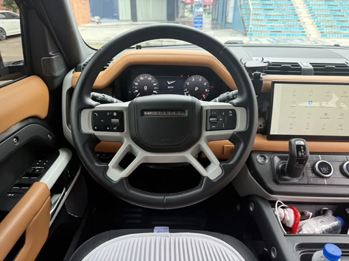 2024 Land Rover Defender 3.0T 400HP L6 8AT,autocango,china used car exporter,china ev exporter,chinese used car exporter,chinese used ev exporter