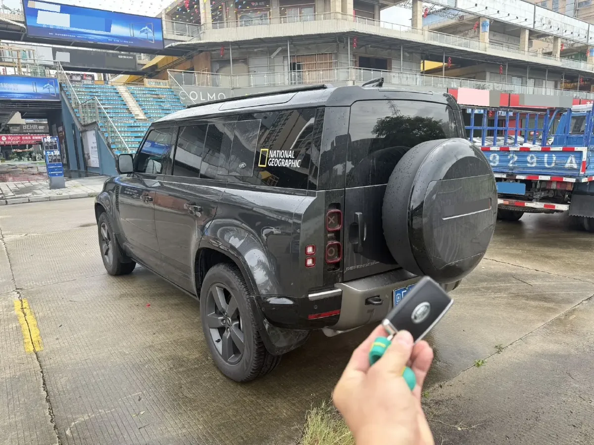 2024 Land Rover Defender 3.0T 400HP L6 8AT,autocango,china used car exporter,china ev exporter,chinese used car exporter,chinese used ev exporter