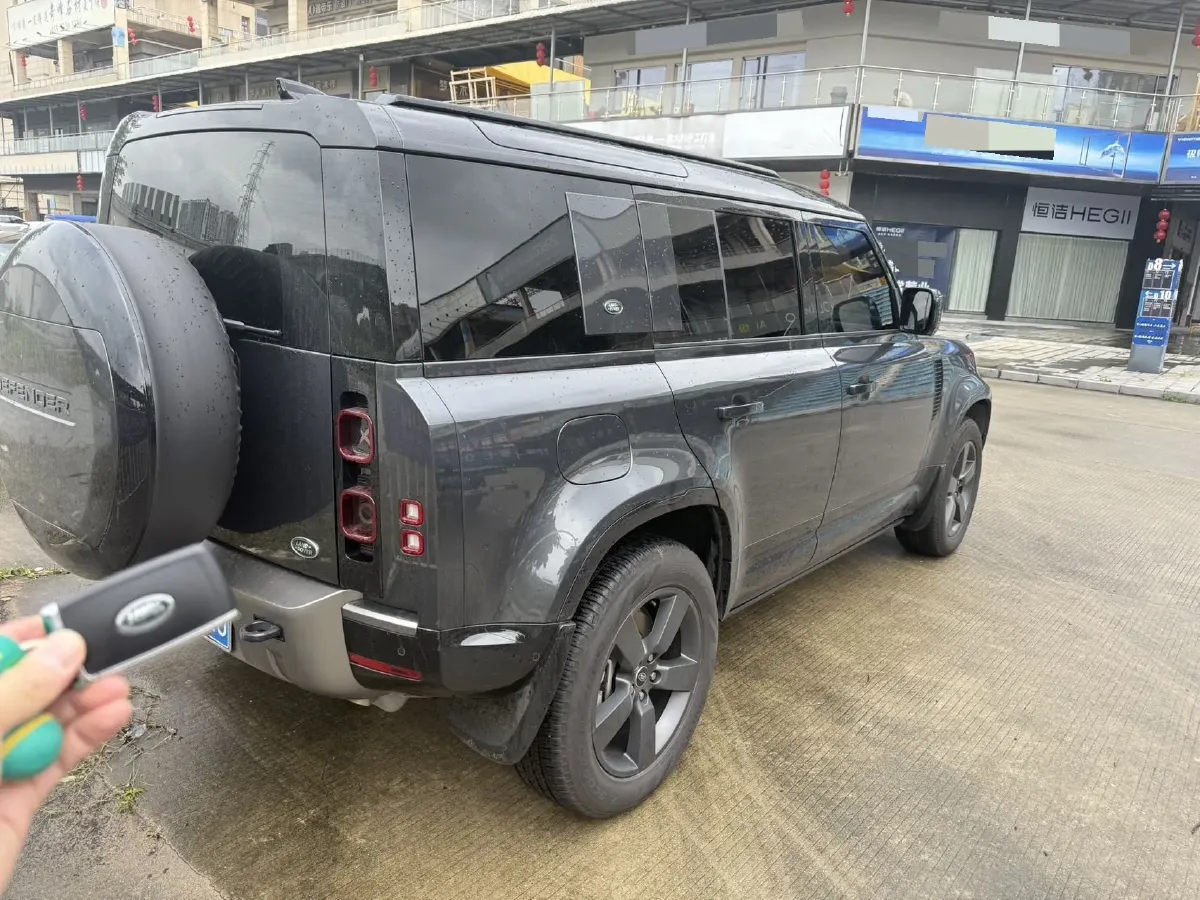 2024 Land Rover Defender 3.0T 400HP L6 8AT,autocango,china used car exporter,china ev exporter,chinese used car exporter,chinese used ev exporter