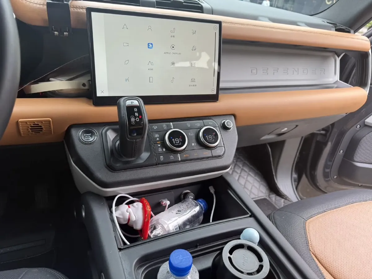 2024 Land Rover Defender 3.0T 400HP L6 8AT,autocango,china used car exporter,china ev exporter,chinese used car exporter,chinese used ev exporter