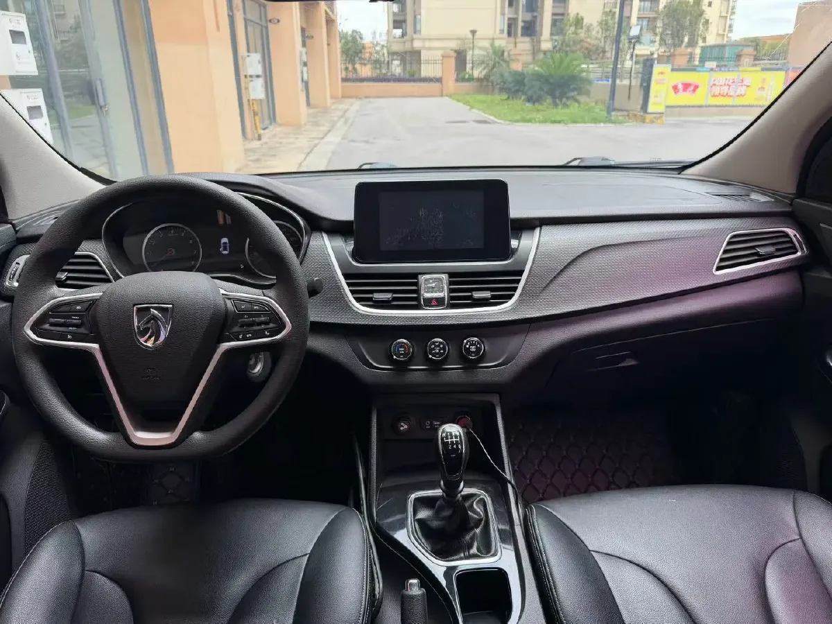 2019 BaoJun 730 1.5L 112HP L4 6MT,autocango,china used car exporter,china ev exporter,chinese used car exporter,chinese used ev exporter