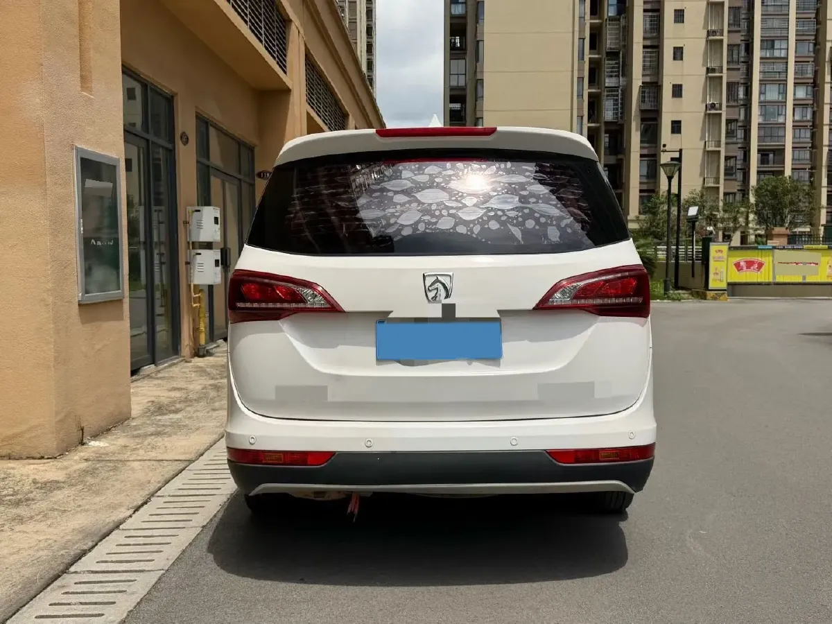 2019 BaoJun 730 1.5L 112HP L4 6MT,autocango,china used car exporter,china ev exporter,chinese used car exporter,chinese used ev exporter