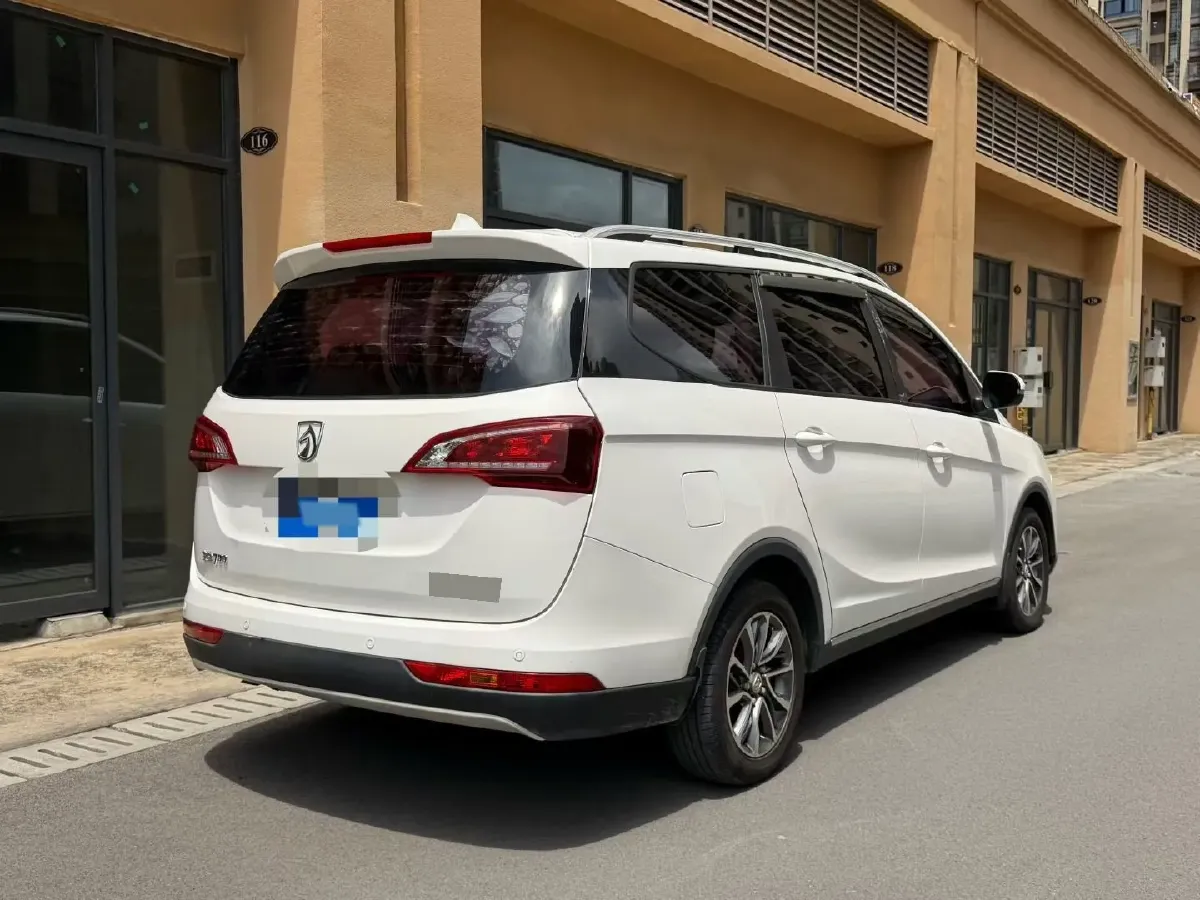 2019 BaoJun 730 1.5L 112HP L4 6MT,autocango,china used car exporter,china ev exporter,chinese used car exporter,chinese used ev exporter