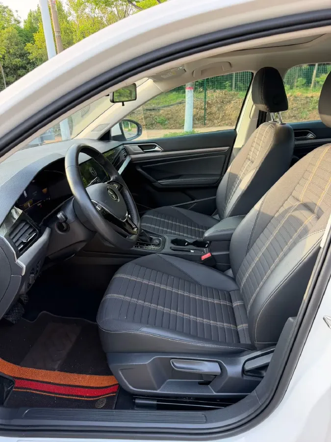 2022 Volkswagen T-Roc 1.4T 150HP L4 7DCT,autocango,china used car exporter,china ev exporter,chinese used car exporter,chinese used ev exporter