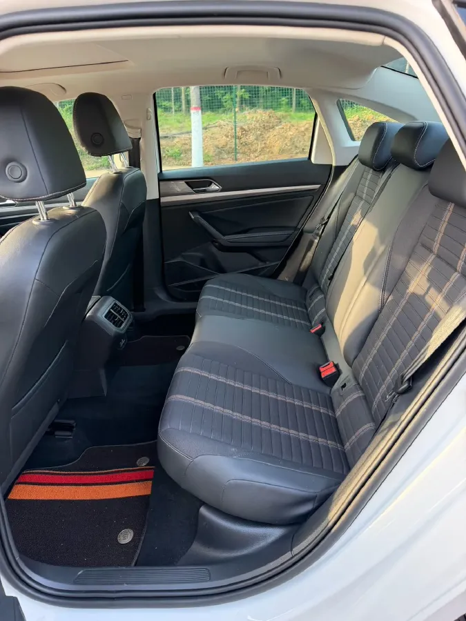 2022 Volkswagen T-Roc 1.4T 150HP L4 7DCT,autocango,china used car exporter,china ev exporter,chinese used car exporter,chinese used ev exporter