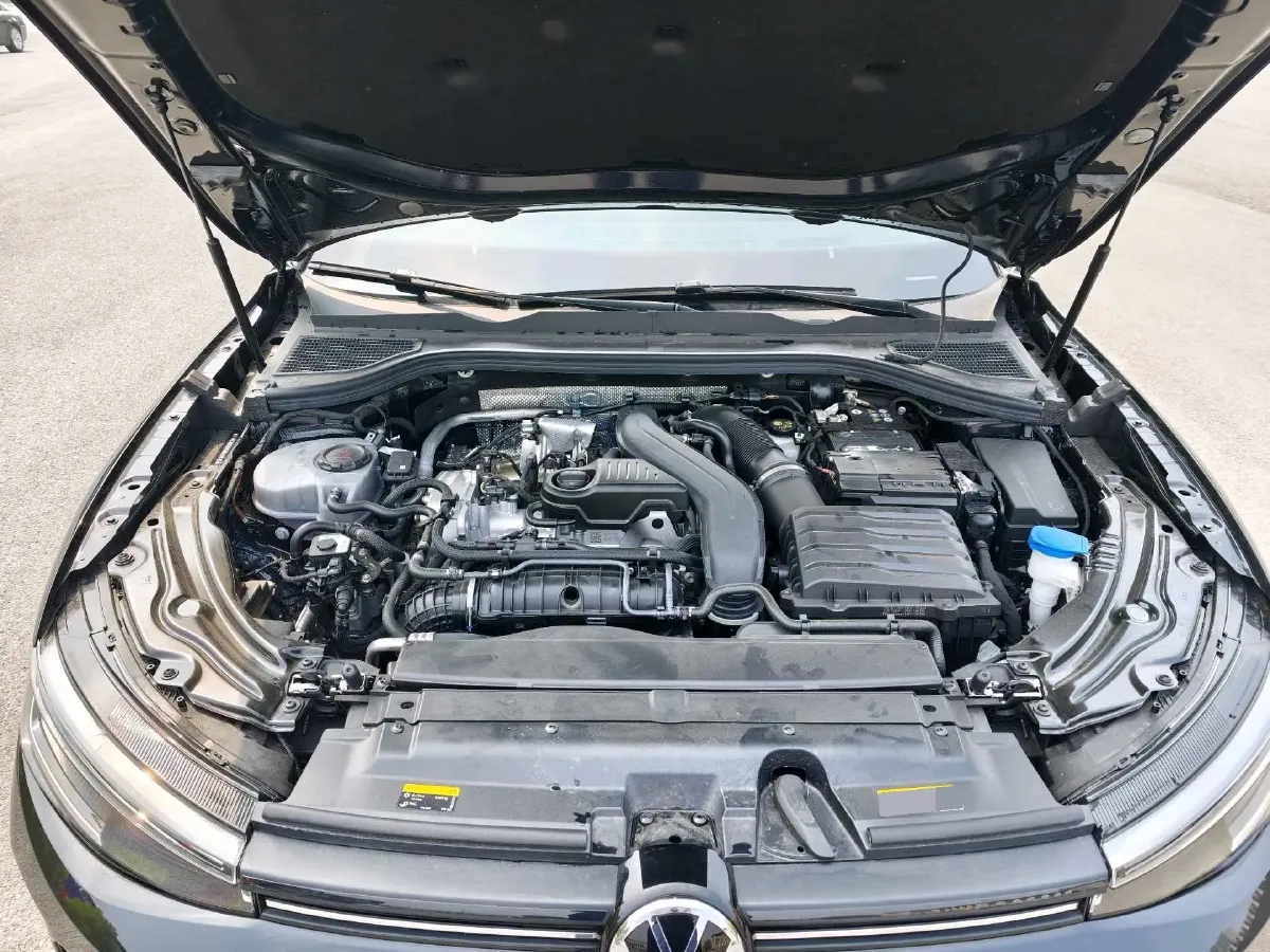 2025 Volkswagen Passat 1.5T 160HP L4 7DCT,autocango,china used car exporter,china ev exporter,chinese used car exporter,chinese used ev exporter