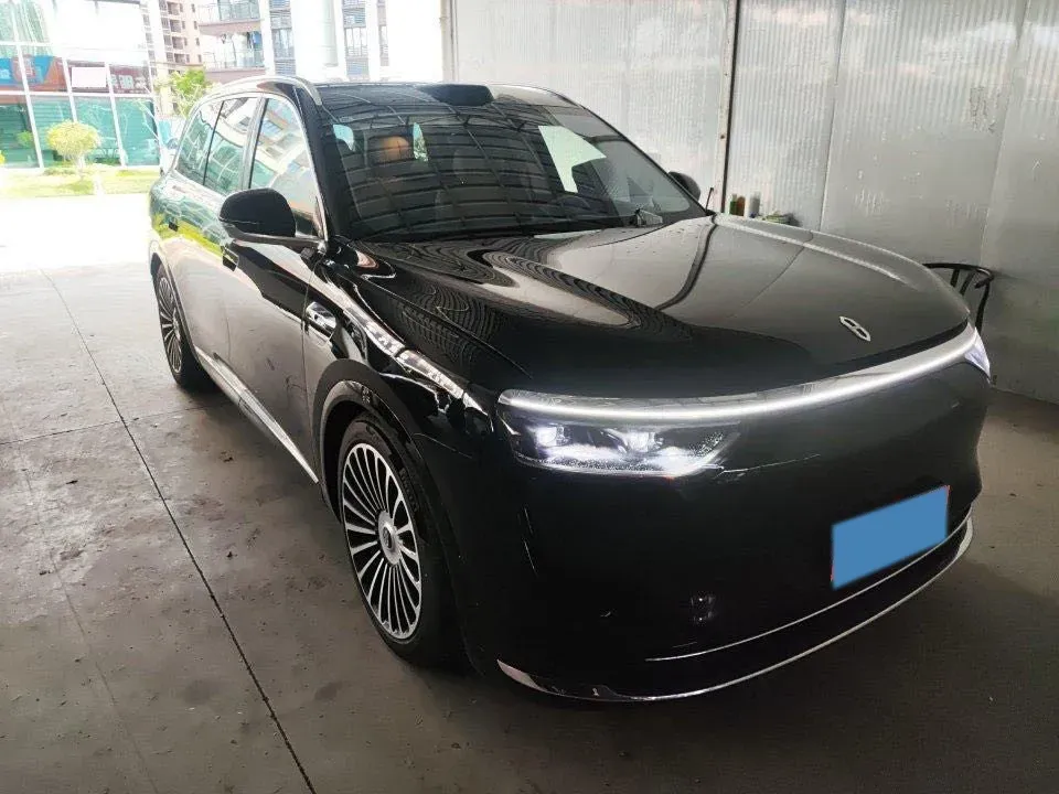 2025 AITO AITO M8 REEV 160HP REEV 53.4KWH,autocango,china used car exporter,china ev exporter,chinese used car exporter,chinese used ev exporter