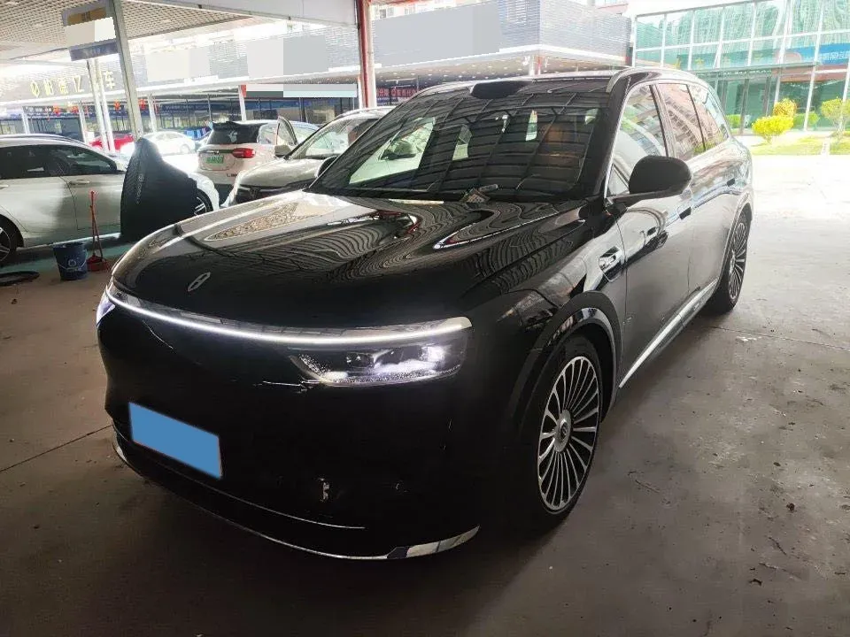 2025 AITO AITO M8 REEV 160HP REEV 53.4KWH,autocango,china used car exporter,china ev exporter,chinese used car exporter,chinese used ev exporter