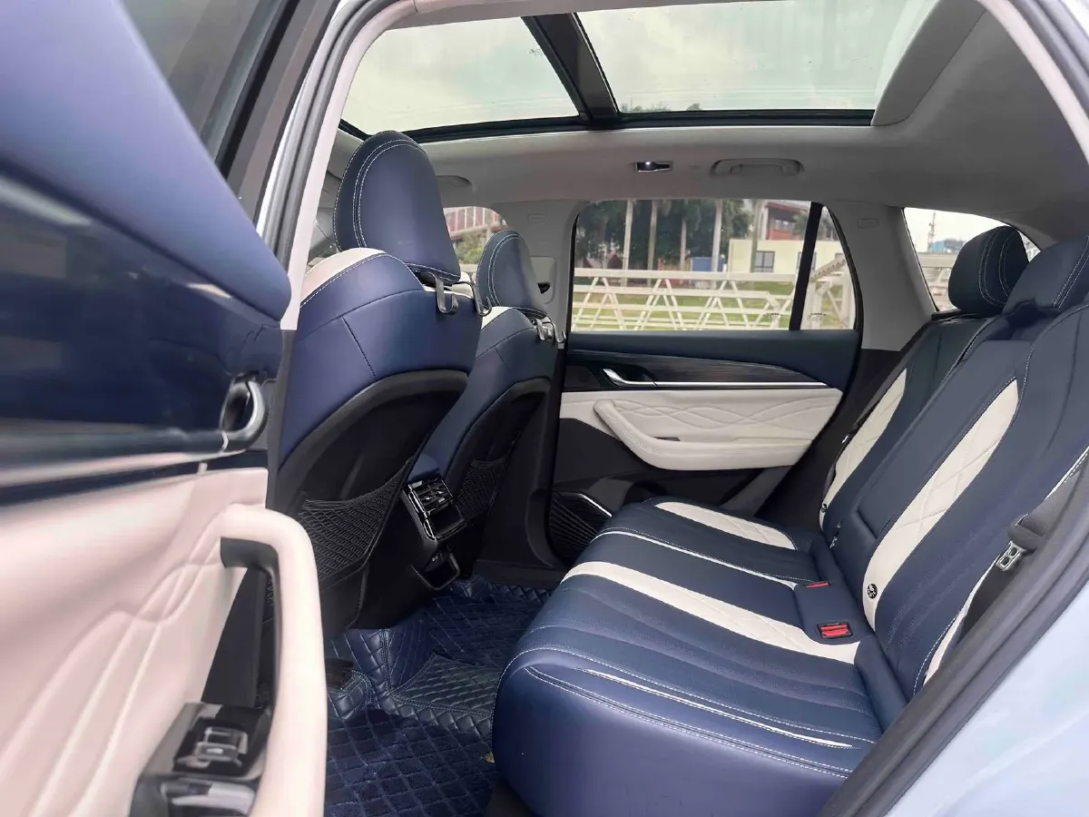 2022 Citroen C5 X 1.6T 175HP L4 8AT,autocango,china used car exporter,china ev exporter,chinese used car exporter,chinese used ev exporter