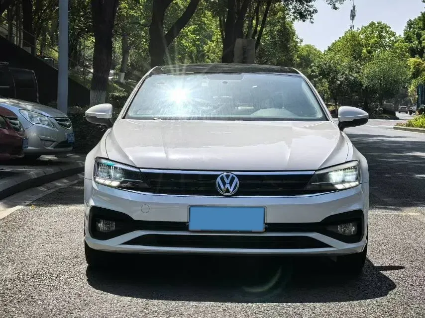 2019 Volkswagen T-Cross 1.4T 150HP L4 7DCT,autocango,china used car exporter,china ev exporter,chinese used car exporter,chinese used ev exporter