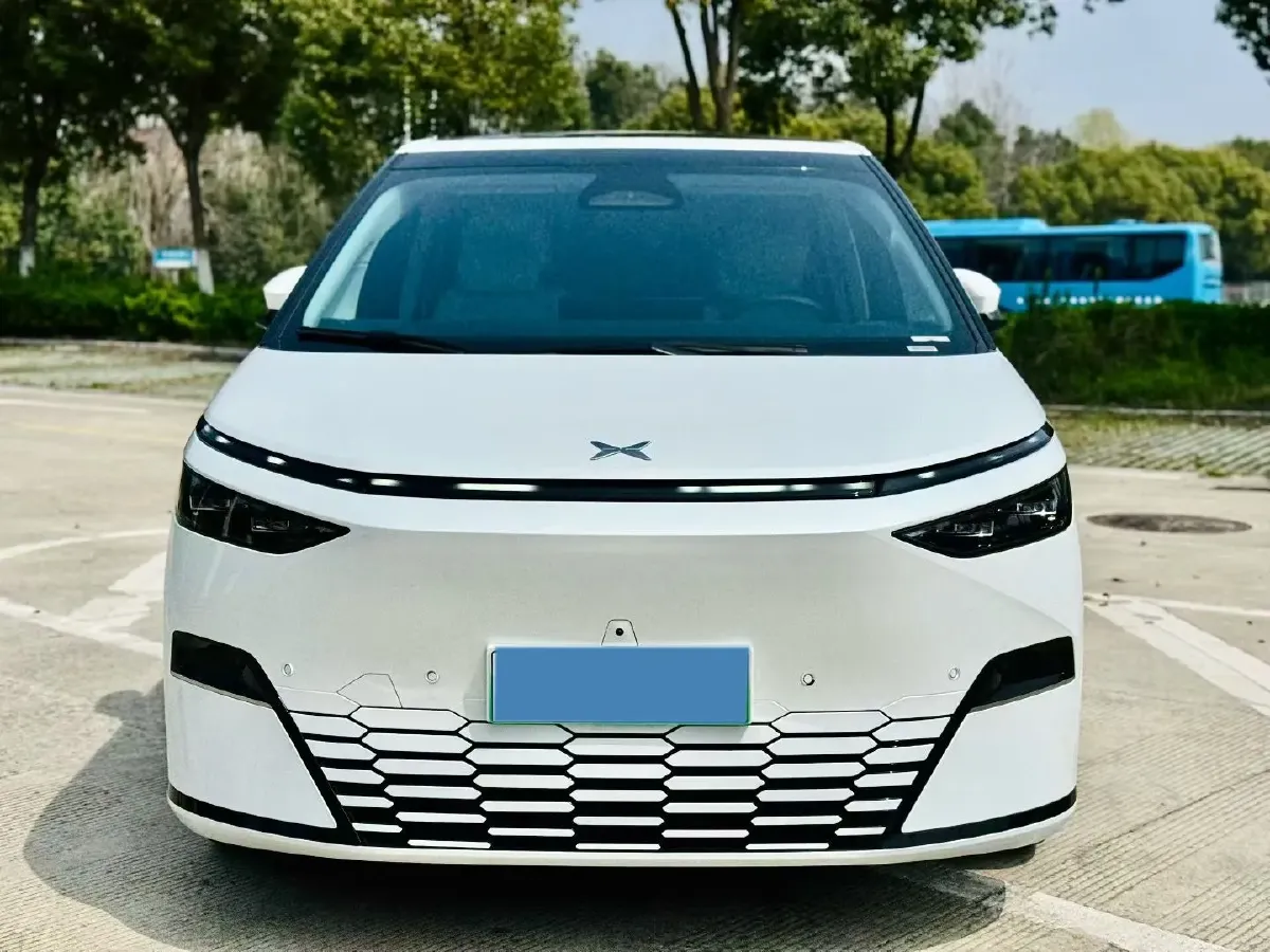 2024 Xpeng X9 BEV 84.5KWH,autocango,china used car exporter,china ev exporter,chinese used car exporter,chinese used ev exporter