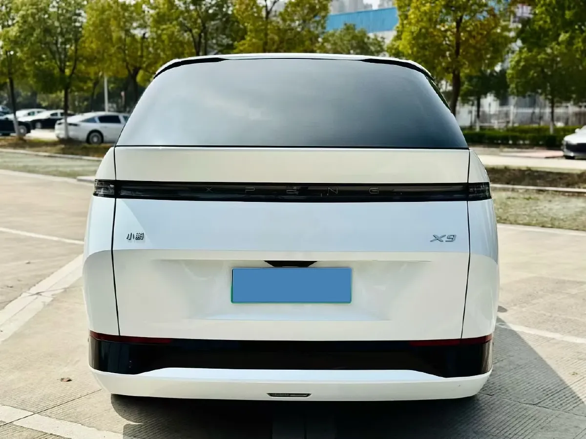 2024 Xpeng X9 BEV 84.5KWH,autocango,china used car exporter,china ev exporter,chinese used car exporter,chinese used ev exporter