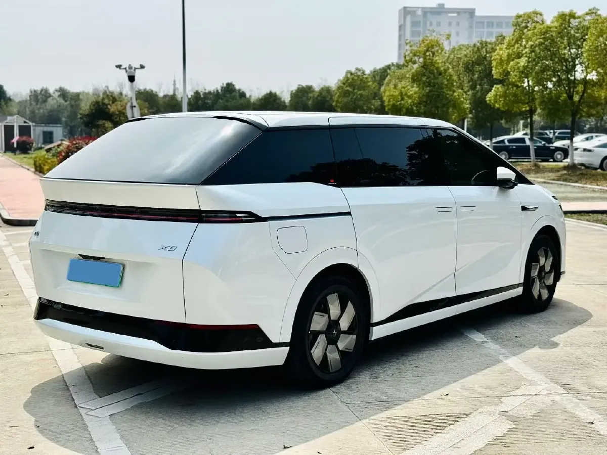 2024 Xpeng X9 BEV 84.5KWH,autocango,china used car exporter,china ev exporter,chinese used car exporter,chinese used ev exporter