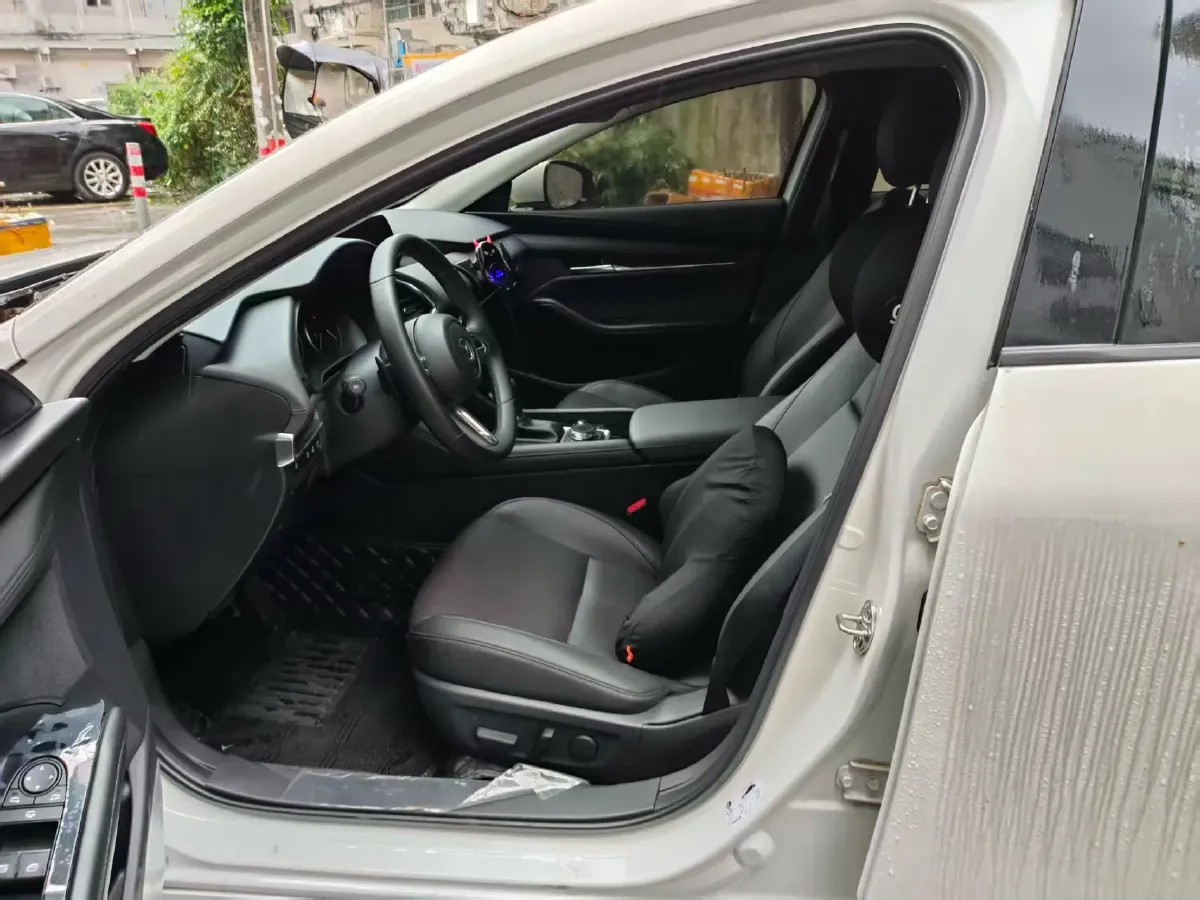 2023 Mazda 3 Axela 2.0L 158HP L4 6AT,autocango,china used car exporter,china ev exporter,chinese used car exporter,chinese used ev exporter