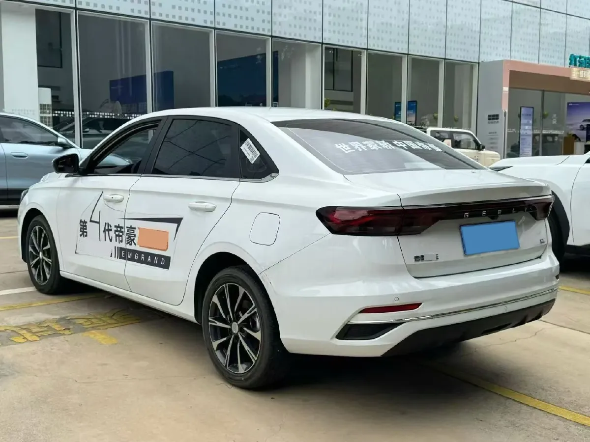 2025 Geely Emgrand 1.5L 127HP L4 CVT,autocango,china used car exporter,china ev exporter,chinese used car exporter,chinese used ev exporter