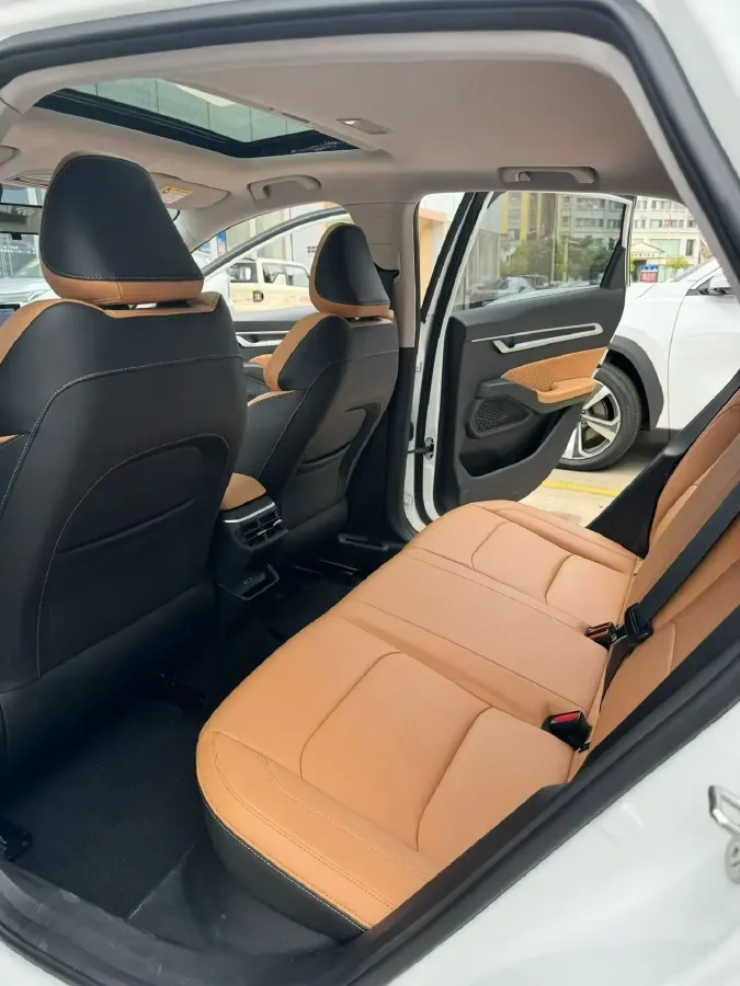 2025 Geely Emgrand 1.5L 127HP L4 CVT,autocango,china used car exporter,china ev exporter,chinese used car exporter,chinese used ev exporter