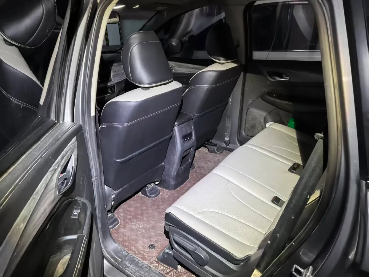 2019 BaoJun 730 1.5T 147HP L4 CVT,autocango,china used car exporter,china ev exporter,chinese used car exporter,chinese used ev exporter