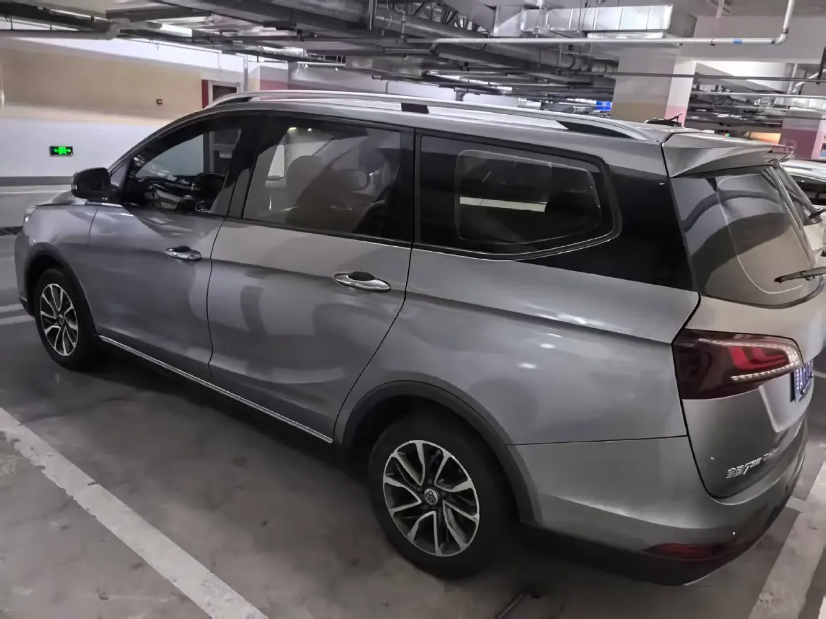2019 BaoJun 730 1.5T 147HP L4 CVT,autocango,china used car exporter,china ev exporter,chinese used car exporter,chinese used ev exporter