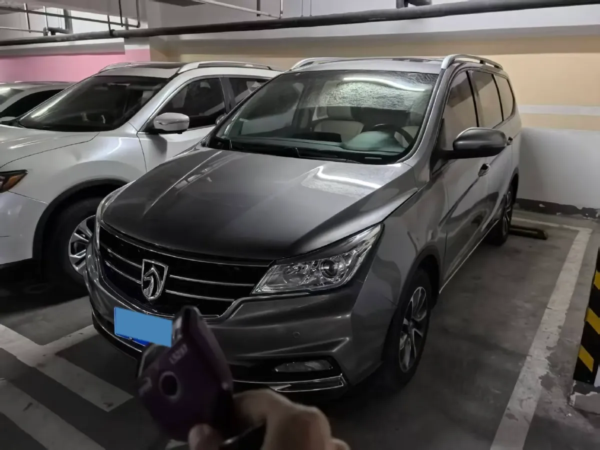 2019 BaoJun 730 1.5T 147HP L4 CVT,autocango,china used car exporter,china ev exporter,chinese used car exporter,chinese used ev exporter
