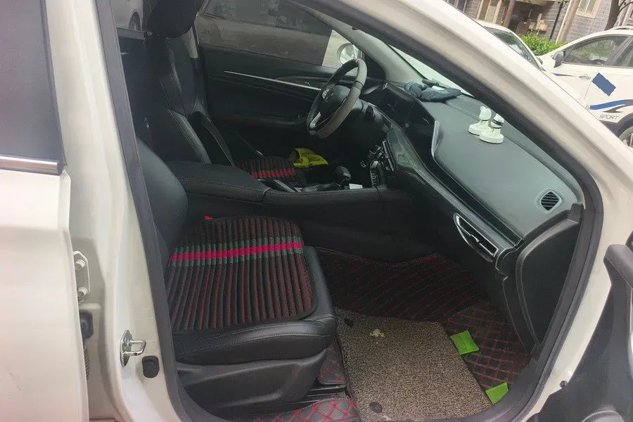 2020 ChangAn Eado 1.6L 128HP L4 6AT,autocango,china used car exporter,china ev exporter,chinese used car exporter,chinese used ev exporter