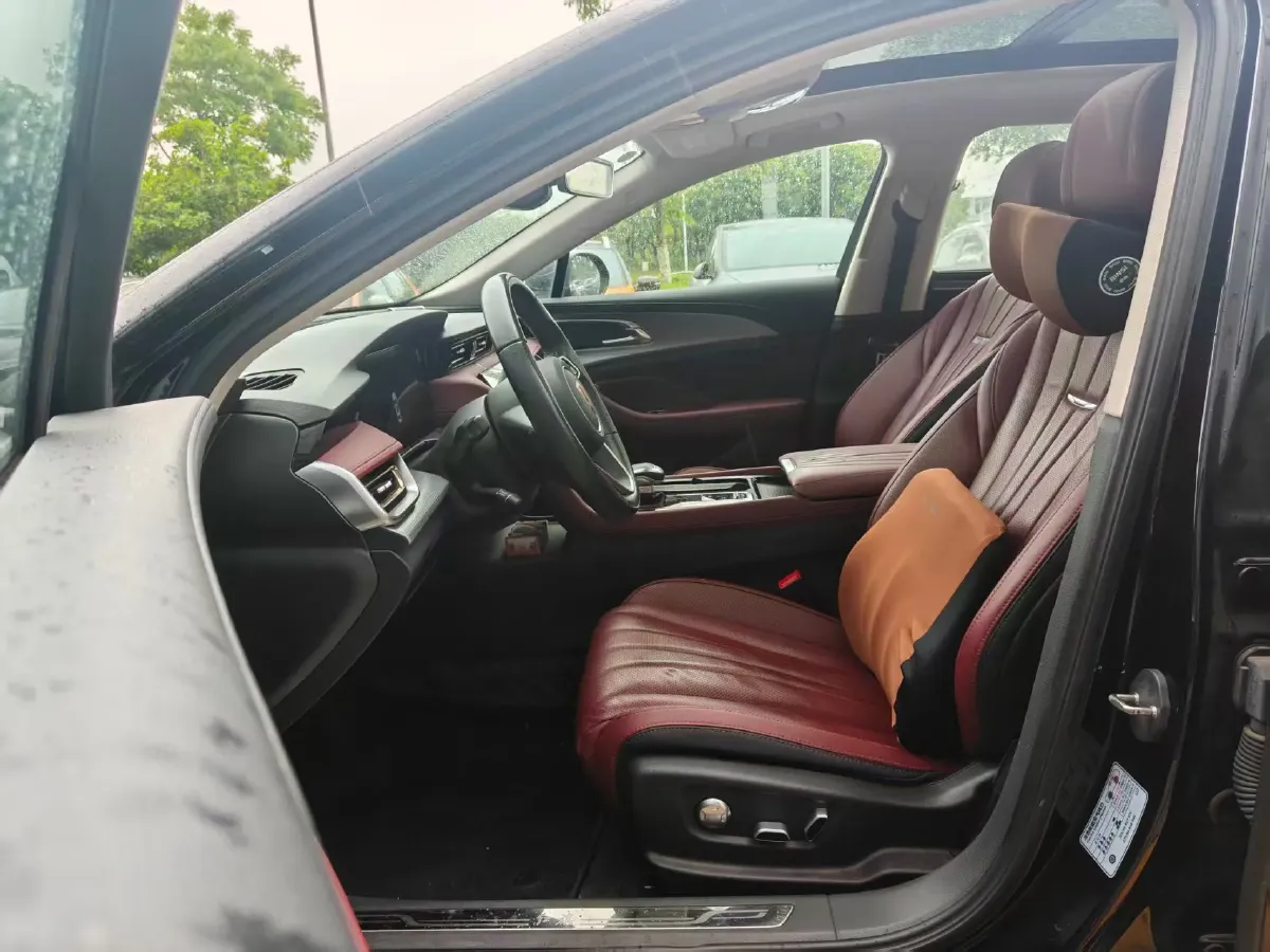 2024 HongQi H5 2.0T 224HP L4 8AT,autocango,china used car exporter,china ev exporter,chinese used car exporter,chinese used ev exporter