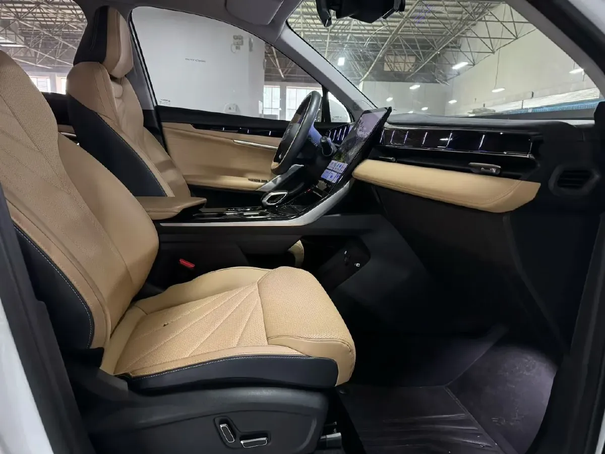 2023 Geely StarRay 1.5T 181HP L4 7DCT,autocango,china used car exporter,china ev exporter,chinese used car exporter,chinese used ev exporter