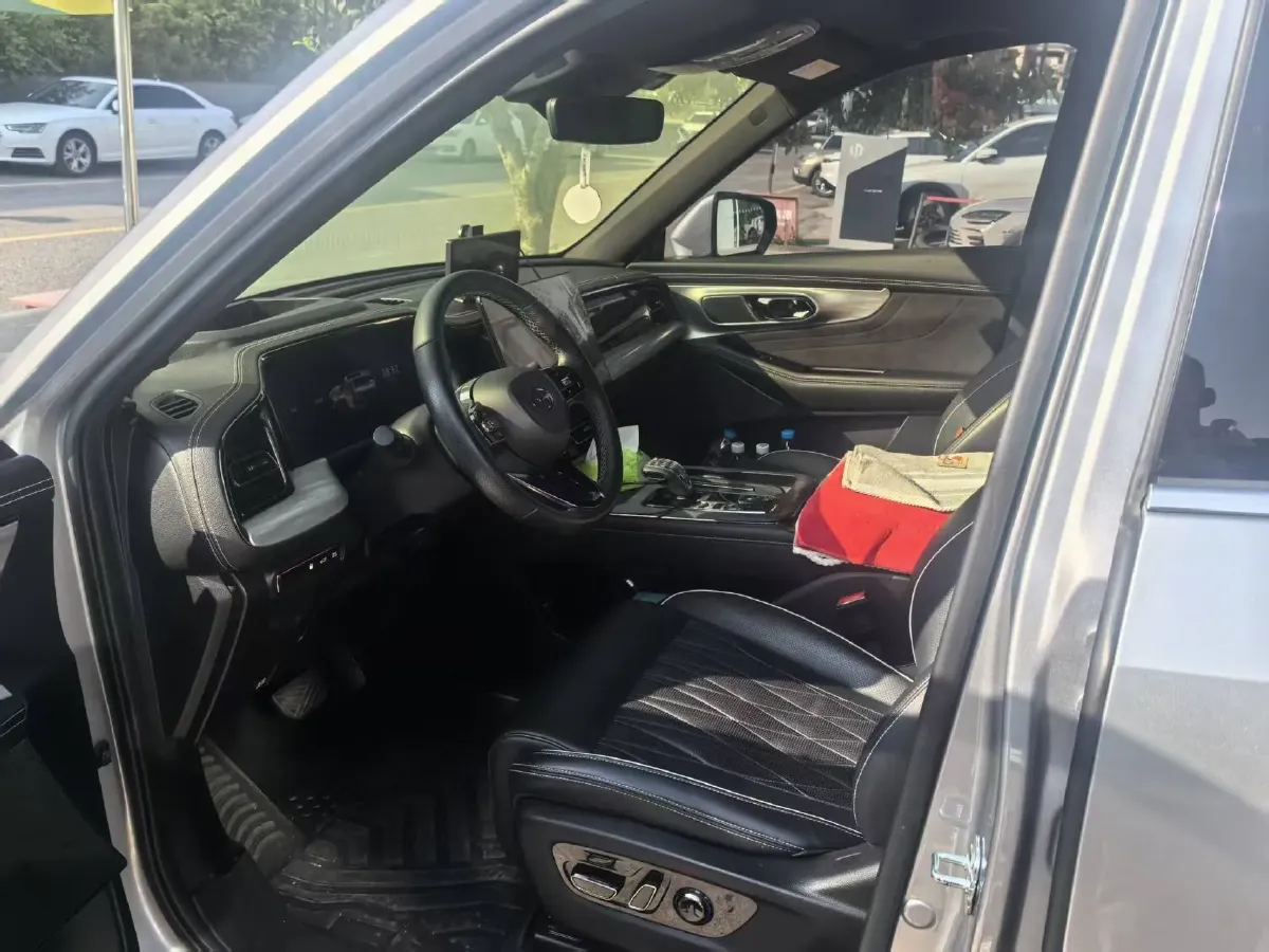 2022 GAC Trumpchi GS8 2.0T 190HP L4 E-CVT Hybrid,autocango,china used car exporter,china ev exporter,chinese used car exporter,chinese used ev exporter