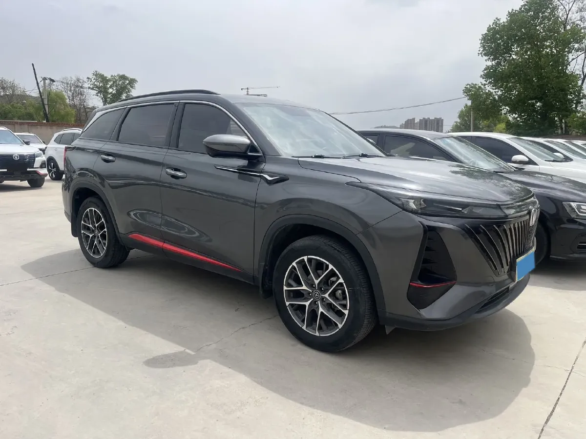 2022 ChangAn CS75 Plus 1.5T 188HP L4 8AT,autocango,china used car exporter,china ev exporter,chinese used car exporter,chinese used ev exporter