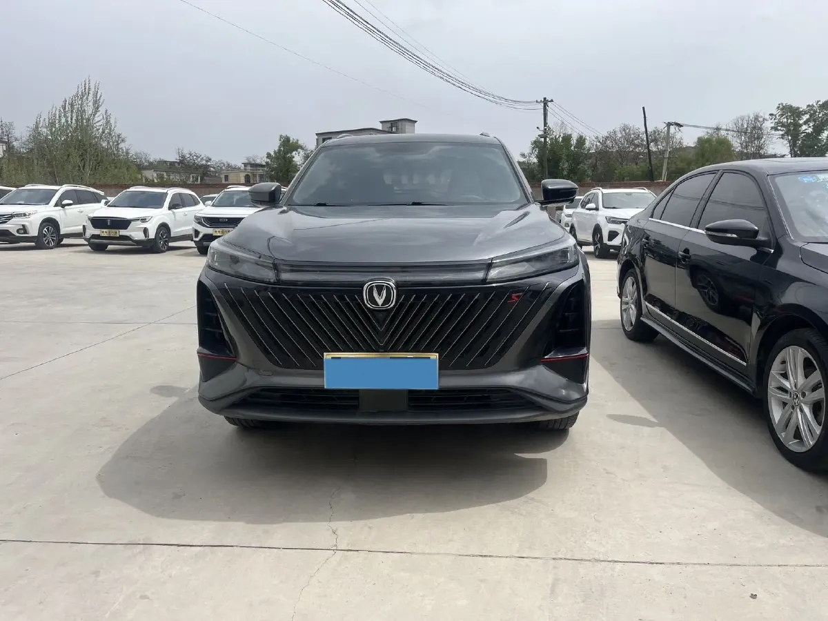 2022 ChangAn CS75 Plus 1.5T 188HP L4 8AT,autocango,china used car exporter,china ev exporter,chinese used car exporter,chinese used ev exporter