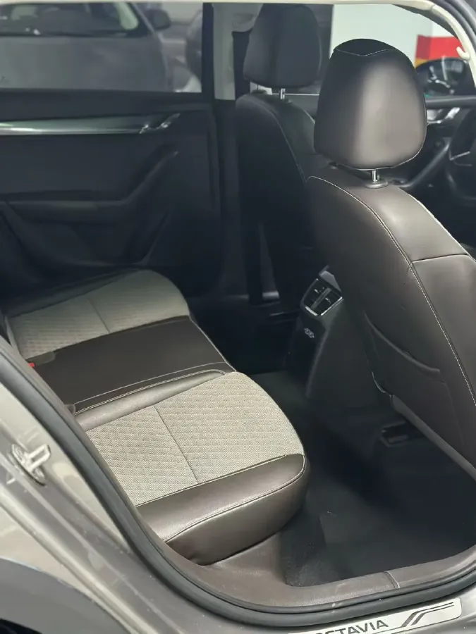 2019 Skoda Superb 1.4T 150HP L4 7DCT,autocango,china used car exporter,china ev exporter,chinese used car exporter,chinese used ev exporter