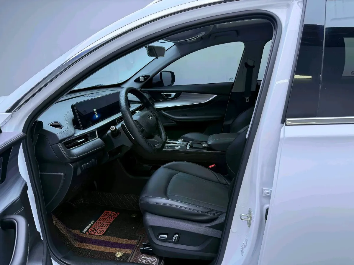 2021 Chery Tiggo 8 Plus 1.6T 197HP L4 7DCT,autocango,china used car exporter,china ev exporter,chinese used car exporter,chinese used ev exporter