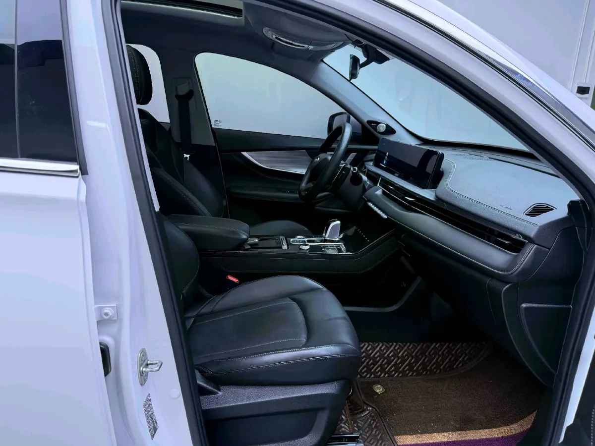 2021 Chery Tiggo 8 Plus 1.6T 197HP L4 7DCT,autocango,china used car exporter,china ev exporter,chinese used car exporter,chinese used ev exporter