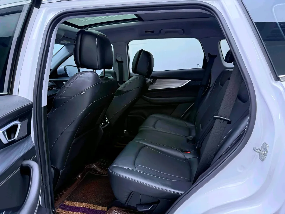 2021 Chery Tiggo 8 Plus 1.6T 197HP L4 7DCT,autocango,china used car exporter,china ev exporter,chinese used car exporter,chinese used ev exporter