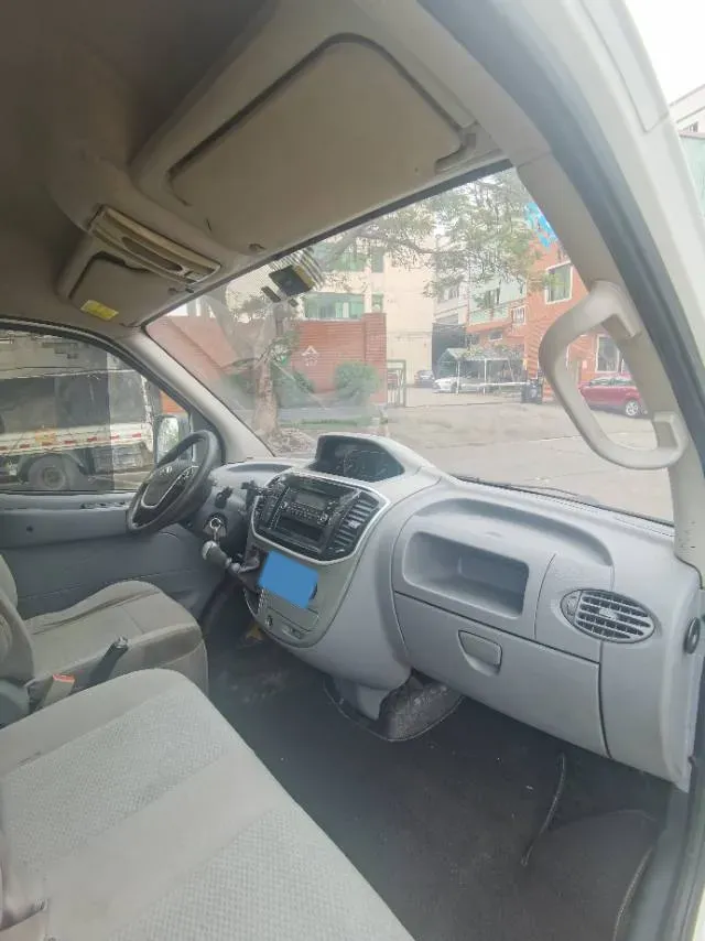 2020 MAXUS XinTu V80 2.5T 136HP L4 6MT,autocango,china used car exporter,china ev exporter,chinese used car exporter,chinese used ev exporter